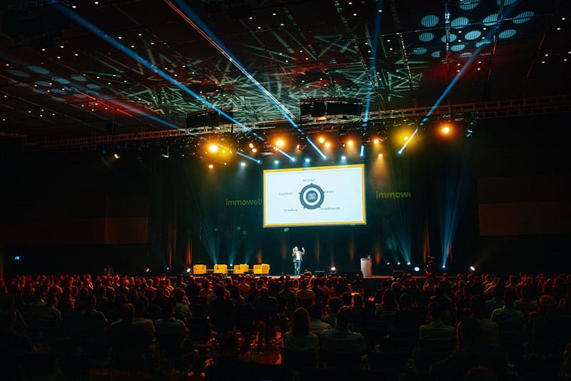 Cashflow Conference 2025 – Redner, Inhalte & Kosten im Überblick Auf der Cashflow Conference 2025 treten ueber 180 Speaker auf vier verschiedenen Buehen auf