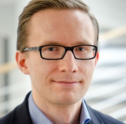 Algo-Camp Erfahrungen - Handelssysteme | Expert Advisors (2025) David Warney - Gründer und Geschäftsführer von Algo-Camp