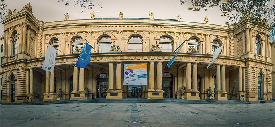 So finden Sie den richtigen Aktien-Broker (2025) Deutsche Börse in Frankfurt