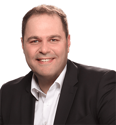 Oliver Najjar von Markttechniktrading.de - Erfahrungen und Test (2025) Das Bild zeigt Oliver Najjar, das Gesicht hinter Markttechniktrading.de.