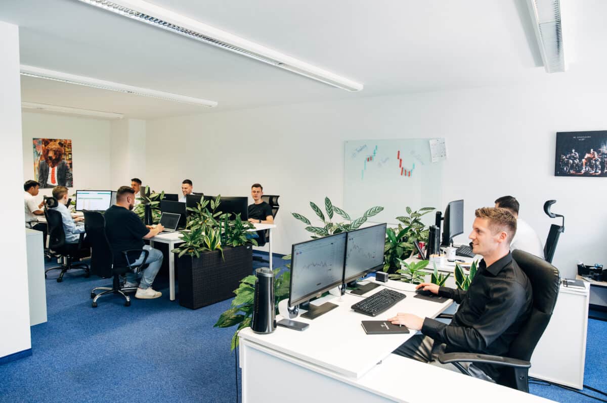Blick in das Büro der Tradingfreaks