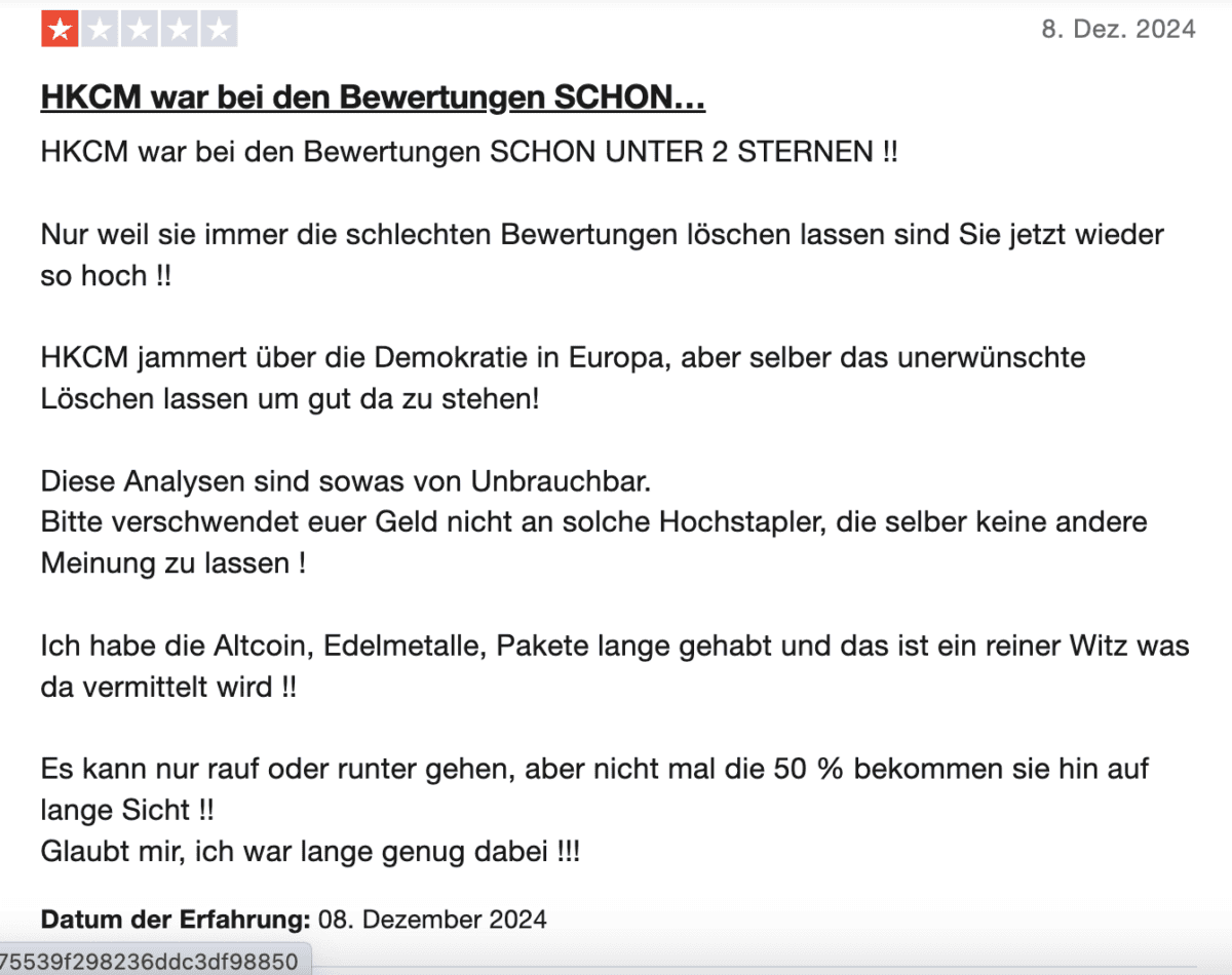 HKC Management Erfahrungen – Seriös oder doch fragwürdig? (2025) Screenshot einer 1-Stern-Bewertung zu HKCM auf Trustpilot. Der Rezensent kritisiert, dass das Unternehmen negative Bewertungen löschen lasse, seine Analysen als unbrauchbar bezeichnet und davor warnt, Geld in Altcoin- und Edelmetall-Pakete zu investieren.