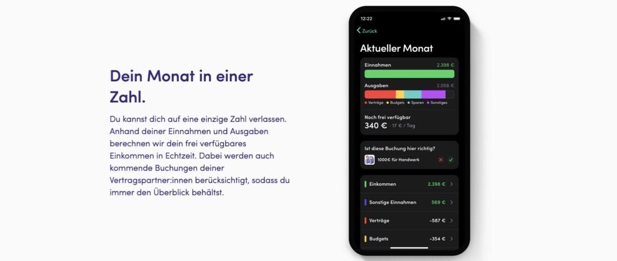 Finanzguru im Test – So gut ist der Finanzmanager wirklich (2025) Werbegrafik der Finanzguru App mit dem Titel 'Dein Monat in einer Zahl'. Links ein Textblock, der erklärt, dass die App basierend auf Einnahmen und Ausgaben das frei verfügbare Einkommen in Echtzeit berechnet und zukünftige Buchungen berücksichtigt. Rechts ein Smartphone mit geöffneter Finanzguru-App, das eine Analyseübersicht des aktuellen Monats zeigt. Einnahmen und Ausgaben werden grafisch dargestellt, darunter eine Anzeige für das noch frei verfügbare Einkommen sowie kategorisierte Ausgaben für Verträge, Budgets, Sparen und Sonstiges