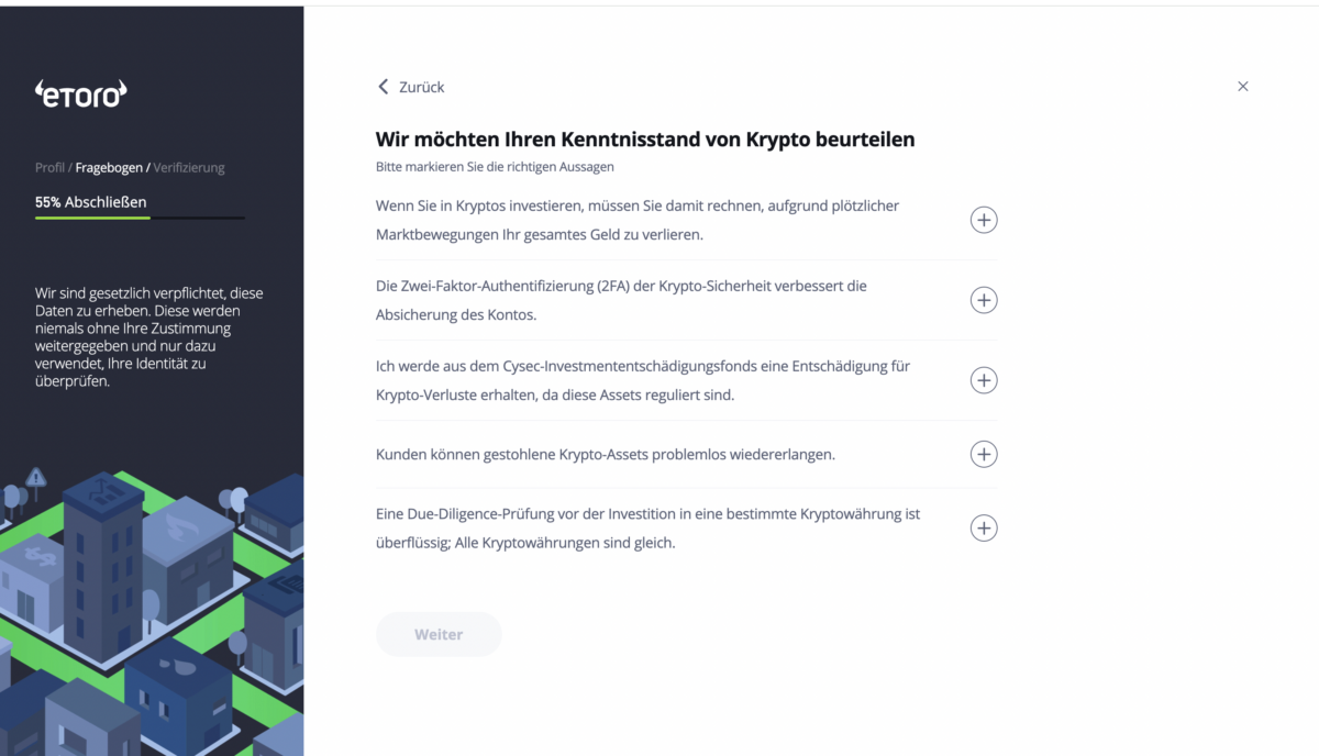 Trading Demokonto kostenlos und ohne Anmeldung (2025) eToro-Fragebogen zur Bewertung des Verständnisses für den Kryptohandel. Das Formular enthält mehrere Aussagen zu Marktrisiken, Zwei-Faktor-Authentifizierung (2FA), Investmentfonds, Diebstahl von Krypto-Assets und Due-Diligence-Prüfungen. Links ist eine Illustration von Gebäuden mit Finanzsymbolen. Ein Fortschrittsbalken zeigt, dass die Verifizierung zu 55 % abgeschlossen ist.