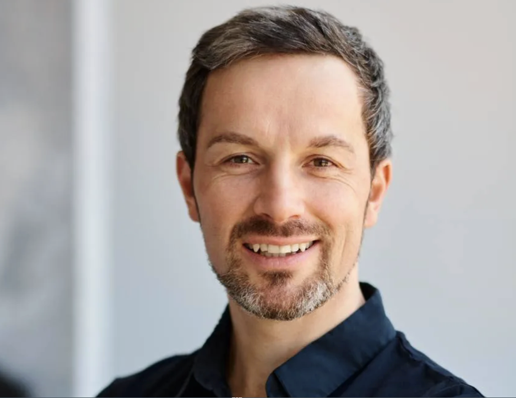 Marc Friedrich - Erfolgsautor, begehrter Speaker, vielseitiger Finanzexperte (2025) Potrait von Marc Friedrich